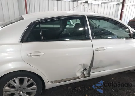 2008 Toyota Avalon Touring z USA, uszkodzony, nr VIN 4T1BK36B58U312991